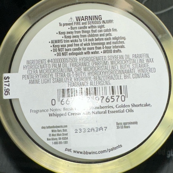 White Barn Strawberry Pound Cake Single Wick Candle - Picture 5 of 6